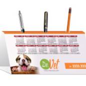 CALENDÁRIO DE MESA PORTA CANETAS HORIZONTAL COUCHÊ 300G