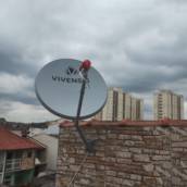Antena banda Ku para o satélite StarOne C2 70w monoponto para um ponto com receptor Duosat instalada no bairro Jaçatuba Santo André em 02/02/2026