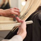 Corte feminino em São Manuel