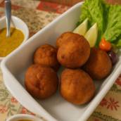 Bolinho De Linguiça Recheado Com Queijo Em Pelotas RS