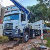 Aluguel de caminhão munck 12t com segurança em Maceió