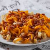 Batata frita com bacon e cheddar – Escritório das Bebidas | Mineiros GO