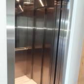 Elevador convencional com portas automáticas em aço inox em Sergipe e Região