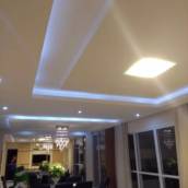 Forro de gesso comum com revestimento total , decoração em geral , molduras , negativo de encaixe duplo, nichos , estantes , sancas, curtineiros, trilho de luz e muito mais 