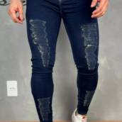 Calça Masculina Skinny Jeans Azul Tradicional Destroyed com Rasgos Modernos
