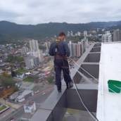 Limpeza em Altura com Rapel e Munck