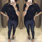 Calça Resinada (Semelhante a essa Disponível no Tamanho: 40/42).