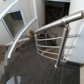 Corrimão curvado em inox escovado