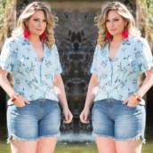 Shorts Jeans (Semelhante ao da foto Disponível nos Tamanhos: 42 - 46 - 48 e 52).
