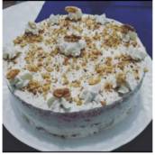 Bolo de Nozes com brigadeiro branco ou doce de leite