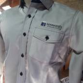 Camisa com Bolso 