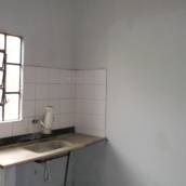 Aluga-se casa no Centro - Barra Bonita. Cód