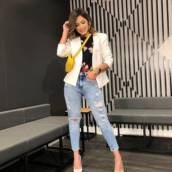 Blazer de Alfaiataria Off-White (Semelhante a esse Disponível nós Tamanhos: 46 - 48 e 50)