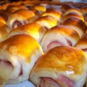 Enroladinho de Presunto e Queijo em Atibaia, SP por Só Pastel Buffet