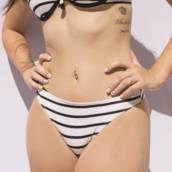 Calcinha Biquini Empina Bumbum Lycra Listrada Preto e Branco