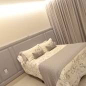 O quarto é um local de descanso e nada melhor que ter uma cabeira estofada para tornar seu descanso ainda melhor