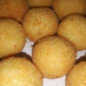 Cento de bolinha de queijo