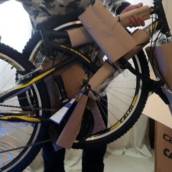 Montagem de bicicletas novas em Campinas, SP