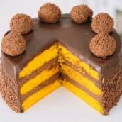 Bolo de cenoura com brigadeiro