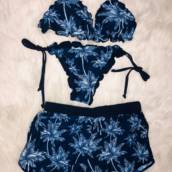 Triquinis com shorts