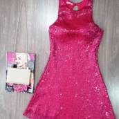 Vestido curto pink de paetê