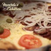 Pizza de Muçarela e Calabresa
