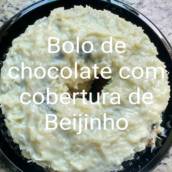 Bolo Chocolate com Beijinho 