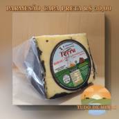 Parmesão capa preta