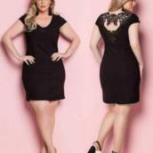 Vestido Tubinho de Bengaline c/Detalhe de Tule e Renda Bordado nas Costas (Última peça Disponível no Tamanho: 46/48)