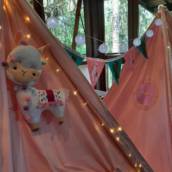 Festa do Pijama com cabanas - Tema Lhama