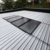 Vendemos e instalamos sistemas de aquecimento solar para banho, tanto de baixa ou de alta pressão. Seguimos com rigor técnico o padrão de instalação recomendados pelos fabricantes afim de entregar um serviço em que o cliente consiga se sentir satisfeito com o resultado. 