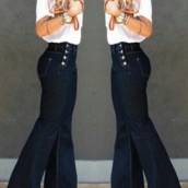 Calça Jeans Flare c/ Botões (Semelhante a essa Disponível no Tamanho: 38)