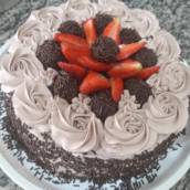 Bolo de Brigadeiro com Morango