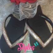 Chinelo bordado