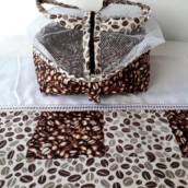 Cesta para pães em patchwork e pano de prato