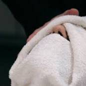 Barba com toalha quente