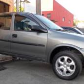 CORSA CLASSIC 1.6 - 2004 - GASOLINA - CINZA + DIR HIDRAULICA + VIDROS E TRAVAS ELETRICAS