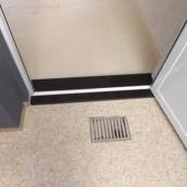 HALL DE ENTRADA EM GRANITO PRETO SÃO GABRIEL