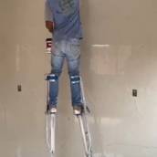 Pintura Airless com Lixadeira Perna Mecânica – Acabamento Profissional em São Manuel