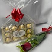 Rosa Solitária com Chocolates - Um Toque de Delicadeza e Doçura - Ourinhos/SP
