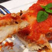 FILÉ DE FRANGO À PARMEGIANA
