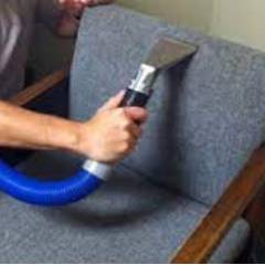 Limpeza de Cadeira e Poltrona