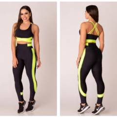 Conjunto de calça leggin com Top trançado nas costas 