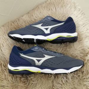 mizuno blaze trainer