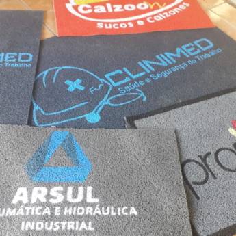 Comprar o produto de capachos com logo em A Classificar em Joinville, SC por Solutudo