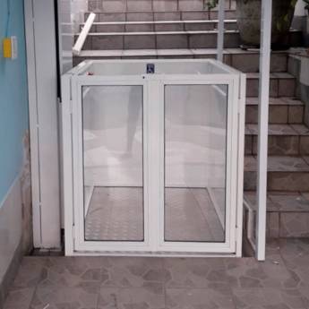 Comprar o produto de Modelo com Abertura Lado Esquerdo do Equipamento em Plataformas de Acessibilidade em Atibaia, SP por Solutudo