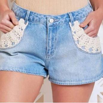 Comprar o produto de Shorts Jeans com detalhe em crochê em Roupas e Acessórios pela empresa Loja Ego - Roupas e Acessórios Femininos Multimarcas em Botucatu, SP por Solutudo