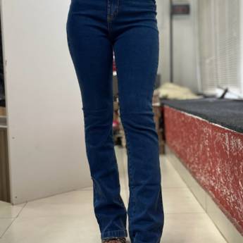 Comprar o produto de Calça jeans adulta One Jeans em A Classificar pela empresa Lojas Dom Flavittos em Uberlândia, MG por Solutudo