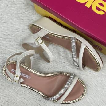 Comprar o produto de Sandália adulta Moleca em A Classificar em Uberlândia, MG por Solutudo