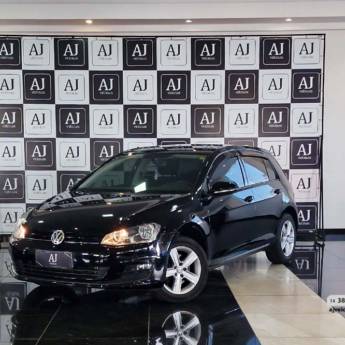 Comprar o produto de VOLKSWAGEN GOLF MSI COMFORTLINE 16V TOTAL FLEX 4P- 2015/2016 em Carros em Botucatu, SP por Solutudo